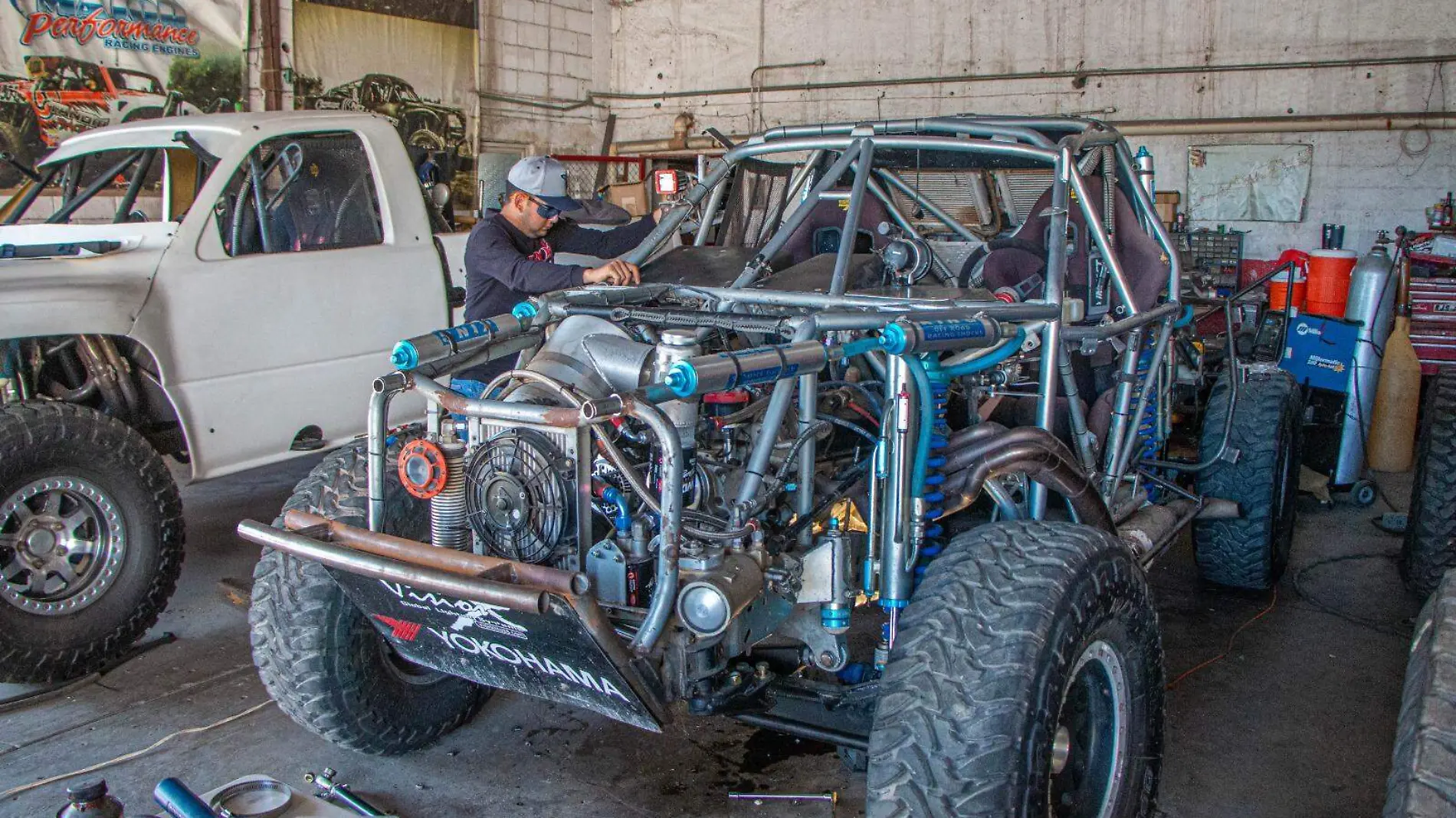 que se necesita para tener un carro off road